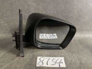 SUZUKI SOLIO BANDIT / MITSUBISHI DELICA D2 MB15S Genuine Door Mirror 82k0 Right Side x1