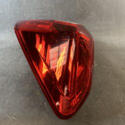 SUBARU Impreza XV GP GP2 GP3 GP6 GP7 Genuine Taillight / MOBIS FAM924-02 / Right Side x1