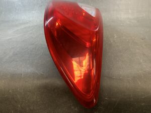 MAZDA DEMIO DE DEJFS DE3FS DE5FS Genuine Taillight / STANLEY P5776 R / Right Side x1