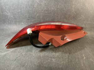 MAZDA DEMIO DE DEJFS DE3FS DE5FS Genuine Taillight / STANLEY P5776 R / Right Side x1