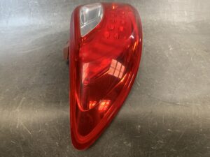 MAZDA DEMIO DE DEJFS DE3FS DE5FS Genuine Taillight / STANLEY P5776 L / Left Side x1