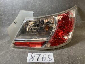 DAIHATSU COO M402S Genuine Taillight KOITO 220-51858 Right Side x1