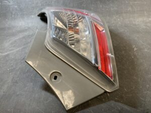 DAIHATSU COO M402S Genuine Taillight KOITO 220-51858 Right Side x1