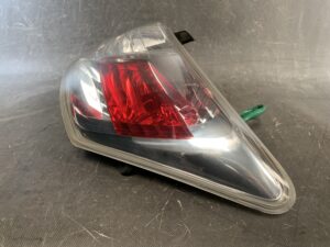 DAIHATSU COO M402S Genuine Taillight KOITO 220-51858 Right Side x1