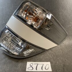 TOYOTA VELLFIRE ANH20 ANH25 GGH20 GGH25 Taillight 58-28 Right Side x1