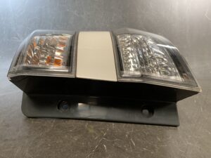 TOYOTA VELLFIRE ANH20 Genuine Taillight KOITO 58-28 Right Side x1