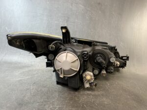 TOYOTA ESTIMA ARC50 Genuine HID Headlight KOITO 28-217 Left Side x1