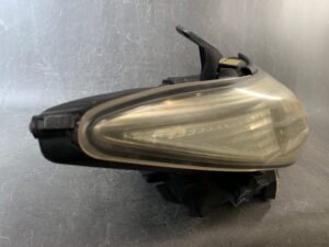 TOYOTA ESTIMA ARC50 Genuine HID Headlight KOITO 28-217 Right Side x1
