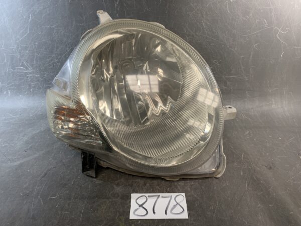 TOYOTA SIENTA NCP81 NCP85 Genuine Headlight KOITO 52-123 Right Side x1 » JDM-PARTS NZ