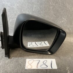 SUZUKI SOLIO BANDIT / MITSUBISHI DELICA D2 MB15S Genuine Door Mirror 82k0 Right Side x1
