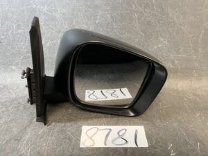 SUZUKI SOLIO BANDIT / MITSUBISHI DELICA D2 MB15S Genuine Door Mirror 82k0 Right Side x1