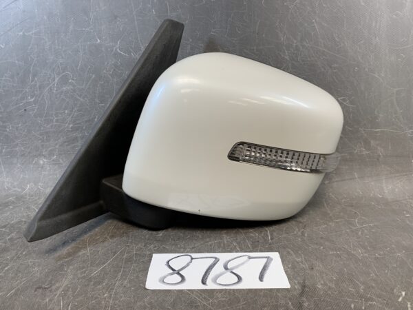 SUZUKI SOLIO BANDIT DELICA D2 MA15S Door Mirror Indicator W900 / 82k5 Left Side x1 » JDM-PARTS NZ