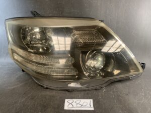 TOYOTA ALPHARD ANH10 MNH15 HID Headlight ICHIKOH 58-17 Right Side x1