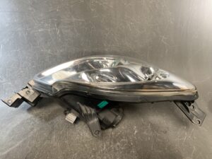 MAZDA VERISA DC5W Genuine HID Headlight / STANLEY P4514 /Right Side x1