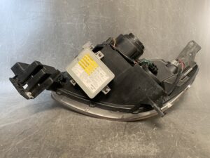 MAZDA VERISA DC5W Genuine HID Headlight / STANLEY P4514 /Right Side x1