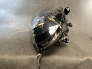 Toyota Porte NCP141 Genuine Headlight KOITO 52-259 Right Side x1