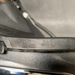 Toyota Porte NCP141 Genuine Headlight KOITO 52-259 Right Side x1