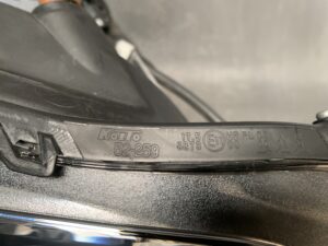 Toyota Porte NCP141 Genuine Headlight KOITO 52-259 Right Side x1