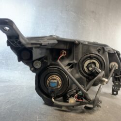 Toyota Porte NCP141 Genuine Headlight KOITO 52-259 Right Side x1