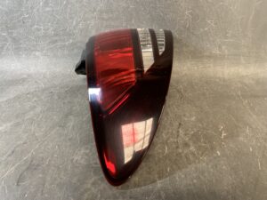 TOYOTA ESTIMA ACR30 Genuine Taillight ICHIKOH 28-169 Left Side x1