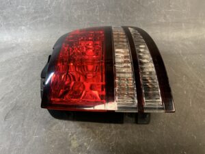TOYOTA ESTIMA ACR30 Genuine Taillight ICHIKOH 28-169 Right Side x1