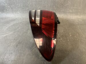 TOYOTA ESTIMA ACR30 Genuine Taillight ICHIKOH 28-169 Right Side x1