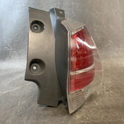 NISSAN XTRAIL NT32 Genuine Taillight KOITO 220-17939 Right Side x1