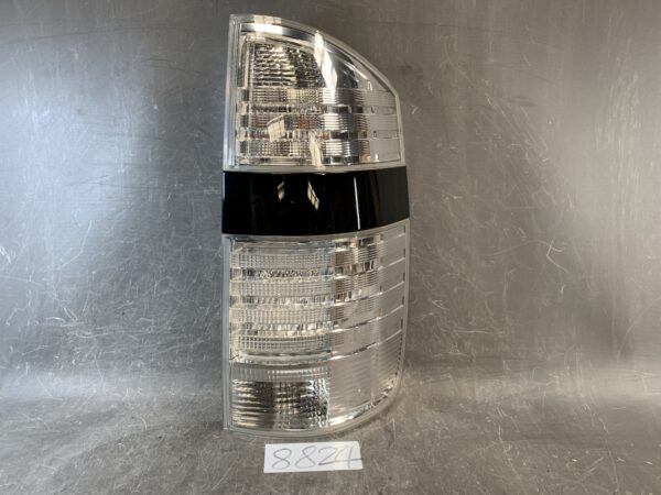 TOYOTA NOAH VOXY AZR60 AZR65 Taillight ICHIKOH 28-185 Right Side x1 » JDM-PARTS NZ
