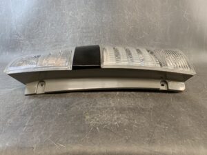 TOYOTA NOAH VOXY AZR60 AZR65 Genuine Taillight / ICHIKOH 28-185 / Right Side x1