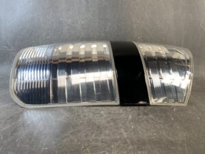 TOYOTA NOAH VOXY AZR60 AZR65 Genuine Taillight / ICHIKOH 28-185 / Right Side x1