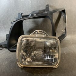 TOYOTA TOWNACE KR42 Genuine Headlight KOITO 58L6 Left Side x1