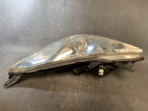 TOYOTA WISH ZNE10 Genuine Headlight STANLEY 68-1 Left Side x1
