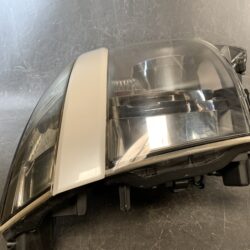 TOYOTA VOXY ZRR70 Genuine Headlight KOITO 28-202 Right Side x1