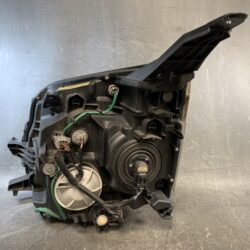 TOYOTA VOXY ZRR70 Genuine Headlight KOITO 28-202 Right Side x1