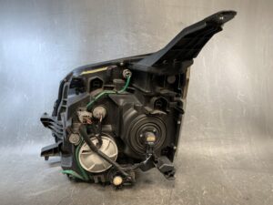 TOYOTA VOXY ZRR70 Genuine Headlight KOITO 28-202 Right Side x1