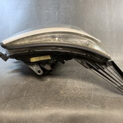 TOYOTA VOXY ZRR70 Genuine Headlight KOITO 28-202 Right Side x1