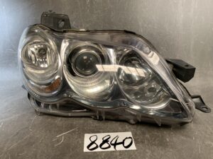TOYOTA MARK X GRX120 125 HID Headlight KOITO 22-330 Right Side x1