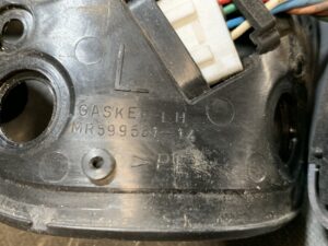 MITSUBISHI COLT Z21 Z22 Z23 Z24 Genuine Door Mirror 1E18 / MR599561-14 Left Side x1