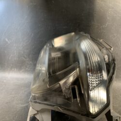 TOYOTA SIENTA NCP81 NCP85 Genuine Headlight KOITO 52-240 Right Side x1