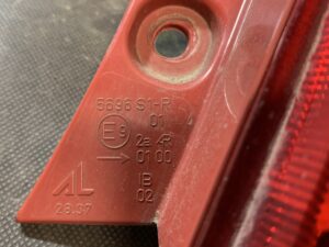 SUZUKI SWIFT ZC11S Genuine Taillight / 5696 S1-R AL 28.37 Right Side x1