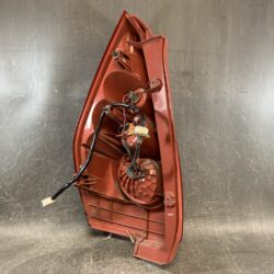 （破損あり・修復済み）MAZDA PREMACY CREW Genuine Taillight STANLEY P4830 R Right Side x1