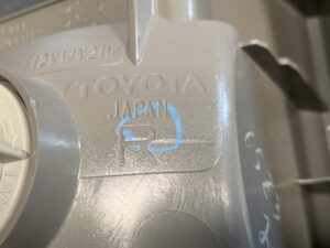 TOYOTA ISIS ZGM10G Genuine Taillight KOITO 44-64 Right Side x1