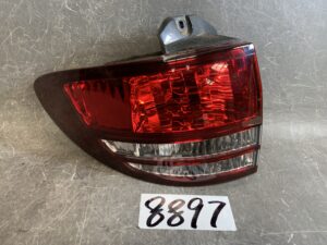 TOYOTA ESTIMA ACR30 ACR40 Taillight ICHIKOH 28-169 Left Side x1