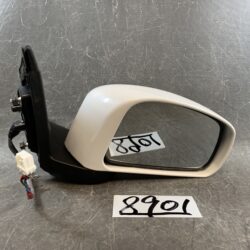 NISSAN AD VY12 Genuine Door Mirror C35-R Right Side x1