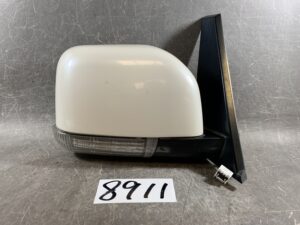 MITSUBISHI DELICA D5 CV5W Door Mirror 8679 Right Side x1