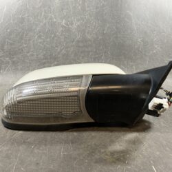 MITSUBISHI DELICA D5 CV5W Genuine Door Mirror with Indicator KOITO 214-87918 / 8679 Right Side x1