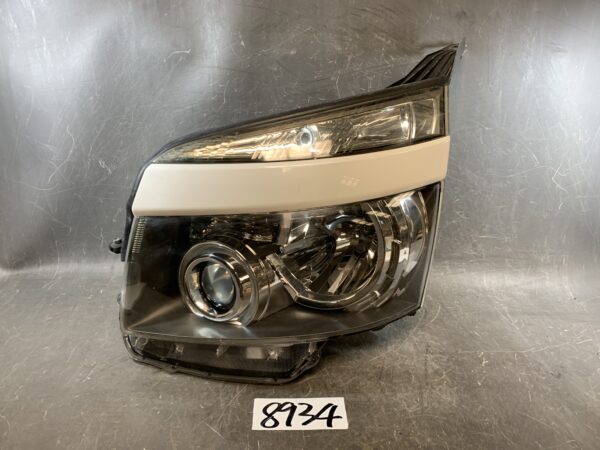 TOYOTA VOXY NOAH ZRR75 Genuine Headlight KOITO 28-203 Left Side x1 » JDM-PARTS NZ
