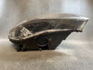 Volvo S60 Genuine Headlight Valeo 31299997 Right Side x1