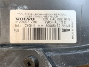 Volvo S60 Genuine Headlight Valeo 31299997 Right Side x1