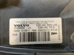 Volvo S60 Genuine Headlight Valeo 31299996 Left Side x1